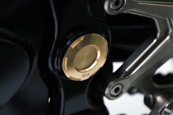 【AELLA】Kawasaki Z900RS /cafe｜フレームプラグ AE-78002 【カラー：シャンパンゴールド】［ 京都 バイク カスタム パーツ 人気 おすすめ ツーリング ライダー バイカー メーカー ギア カワサキ お取り寄せ 通販 ふるさと納税 ］ 261009_A-US052VC03