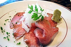 【京都祇園みかく】特上ローストビーフ 500g［ 京都 料亭 京料理 人気 おすすめ 老舗 グルメ ギフト プレゼント 贈答用 お取り寄せ ］ 261009_A-VB002