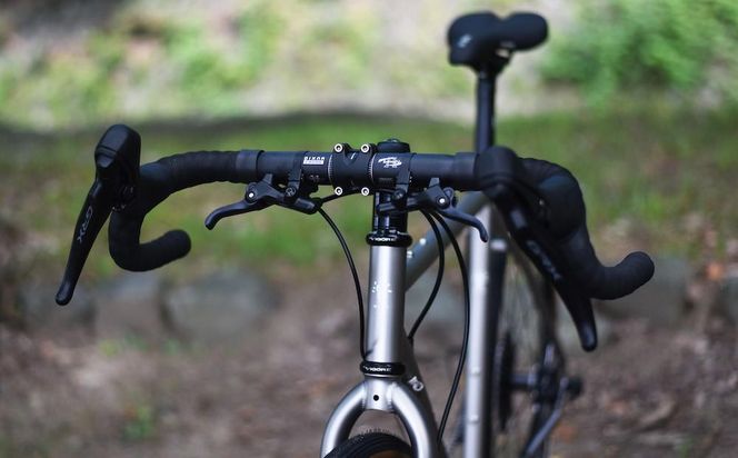 【VIGORE】山と旅の自転車プラス GRX600(1×11速 / マット・チタンカラー)［ 京都 ロードバイク 自転車 ブランド 人気 おすすめ スポーツ アウトドア ツーリング ブランド メーカー 取り寄せ 通販 ふるさと納税 ］ 261009_B-QQ14