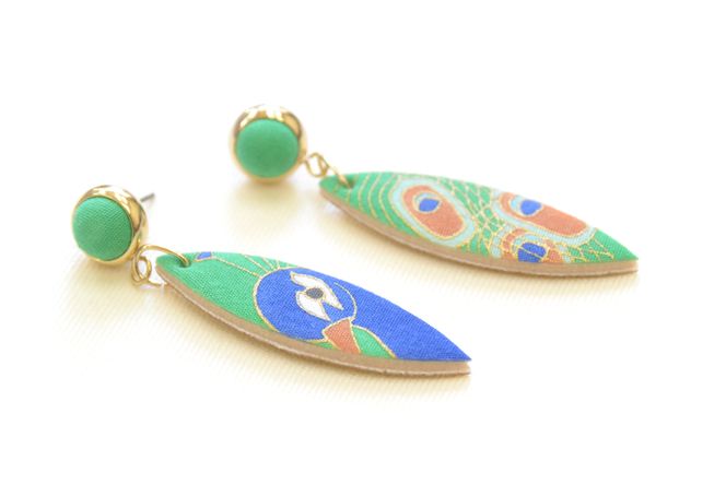 【染工房正茂】手描友禅 ピアス / イヤリング（ファブリックアクセサリー）《孔雀》  261009_B-VK01