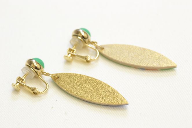 【染工房正茂】手描友禅 ピアス / イヤリング（ファブリックアクセサリー）《孔雀》  261009_B-VK01