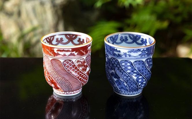 【柳桜園×京焼】最高級茶各種詰合せ×京焼茶器セット（叶松谷作  捻祥瑞意染付湯呑＆捻祥瑞意赤絵湯呑) 261009_B-CU22