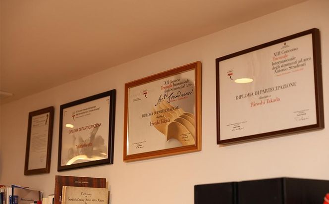 【高島屋選定品】〈Liuteria-TAKADA〉マエストロリュータイオによる弦楽器のためのメンテナンスチケット3万円分［ 弦楽器専門店 メンテナンス チケット 利用券 弦楽器 京都市 アトリエ マエストロ 監修 楽器 音楽 趣味 人気  おすすめ 伝統技術 職人 クラシック 音楽教育 プレゼント ギフト 演奏 高品質 文化体験 ふるさと納税 ］ 261009_A-TY091