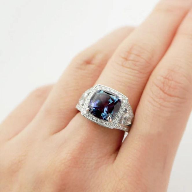 【高島屋選定品】＜京セラ＞クレサンベール＜アレキサンドライト／ダイヤモンド／プラチナ＞PT900 リング クッションカット 6月誕生石 ［ 京都 宝石 ジュエリー 人気 おすすめ 高級  特別 おしゃれ ファッション ブランド ダイヤ アレキサンドライト ］ 261009_A-XG008