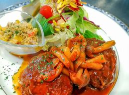 碧南DELIシリーズ お肉惣菜 無添加 デミグラスハンバーグ 約800g(200g×4個) スパイス 無添加 惣菜 肉 おかず 洋食 デミグラス キノコソテー きのこ しめじ　H080-036