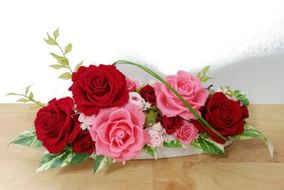 プリザーブドフラワー　大きなバラの幅40cmアレンジ