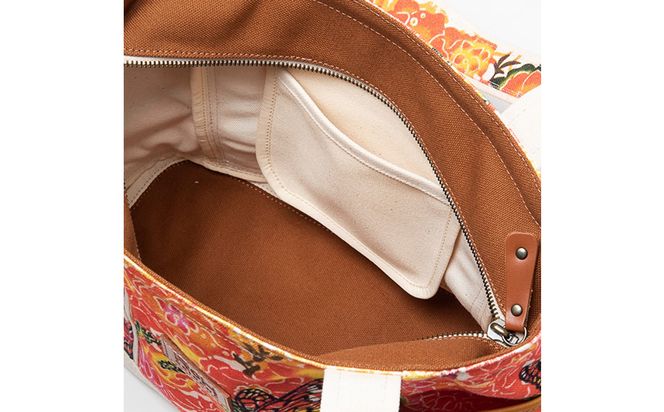 「琉球帆布」ショッピングトート / バタフライ - 帆布 布 丈夫 トートバッグ 琉球紅型 人気 紅型作家 RYUKA 新垣優香 おしゃれ レディース ファッション お出かけ かばん 鞄 手仕事 手づくり ハンドメイド 琉球帆布 伝統技術 沖縄県 八重瀬町【価格改定】