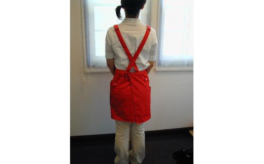 ショートエプロン 日本製 Ｍサイズ color：レッド【ショート　エプロン　日本製　Mサイズ　ベージュ　ポケット　静電気防止　動きやすい　収納力たっぷり 大阪府 門真市 】 272230_BC001VC03