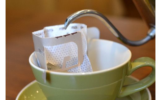 ドリップバッグコーヒー詰め合わせ20個入り【ドリップバッグ　コーヒー　たっぷり20杯分　焙煎士がその時に最も旬な４種類のコーヒーをチョイス　酸味　苦味　風味　コク 大阪府 門真市 】 272230_BD004