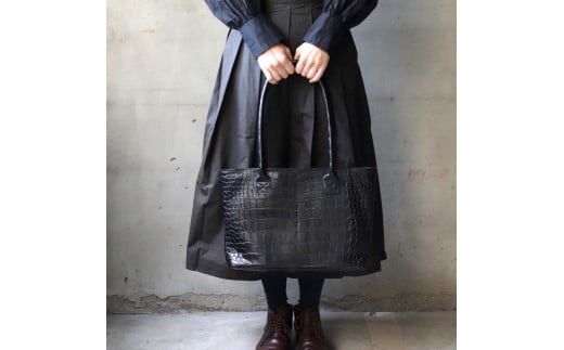 クロコダイルトートバッグ【クロコダイルトートバッグレザーバッグ革クロコスエード男性サイズナイルクロコダイル幅広贅沢一枚のクロコ大阪府門真市】 272230_BE011