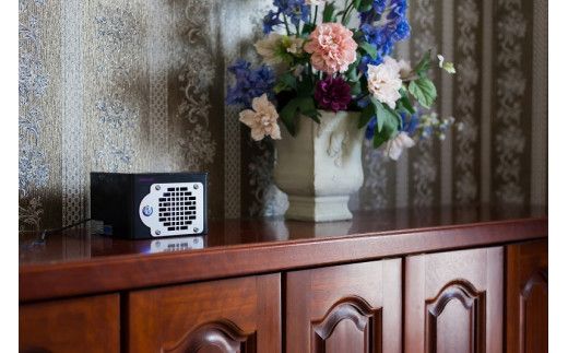 紫外線LED空気清浄機 KOROSUKE（ブラック） 卓上 コンパクト 空気清浄機 除菌【活性酸素 有害物質分解 メンテナンスフリー 安全性 二酸化チタン粒子 ミニサイズ お中元 お歳暮 父の日 大阪府 門真市 】 272230_AV002VC03