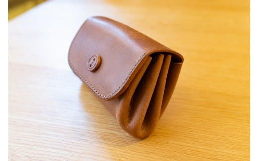 革ボタンのミニ財布・小銭入れ（ブラック）【ボタン二つ穴デザイン コンパクトサイズ モストロレザー使用 エイジング 布で乾拭き ファッション小物 お中元 お歳暮 父の日 母の日 ギフト用 大阪府 門真市 】 272230_AY011VC02