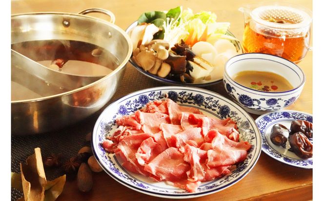 【ザムザムの泉】無化学調味料伝統手作り製法！ 医食同源セット 漢方薬膳牛骨スープ 250ml×2パック＋自家製薬膳辣油1瓶＋1000円分食事券付き [ 京都 漢方 薬膳 スープ 人気 おすすめ 健康 美容 デトックス お取り寄せ 通販 送料無料 ふるさと納税 ] 261009_A-YE001