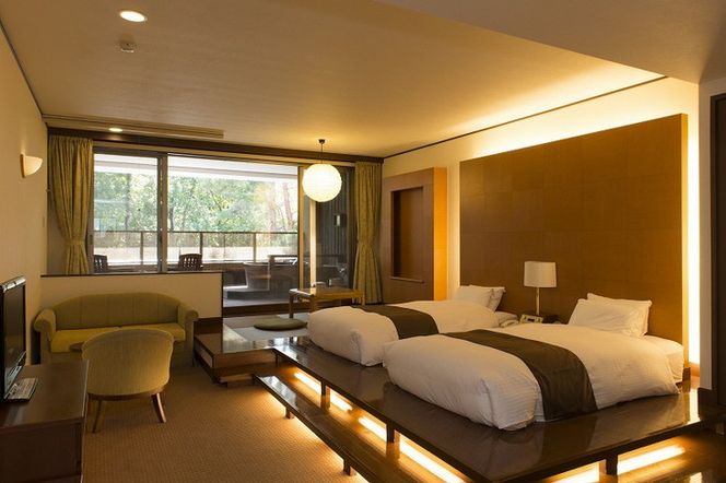 宿泊券 ＆ 自家農園野菜 温泉 京都 野菜定期便 年6回お届け【湯の花温泉 里山の休日 京都・烟河】ペア 1泊2食付 (露天風呂付 スイート客室）≪京都 旅行 温泉 旅館 ホテル 観光 トラベル チケット クーポン 旅行券 オールインクルーシブ 8つのサービス無料≫