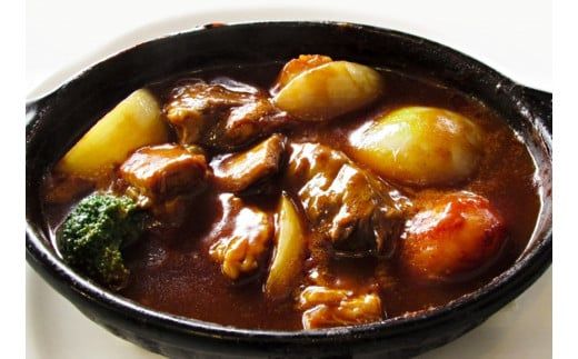 【神戸牛 煮込み用ブロック 300g（黒折箱入り）冷凍】発送：入金確認後3週間程度 ふるさと納税 ギフト 和牛 牛肉 但馬牛 但馬 神戸 香美町 村岡 和牛セレブ 58-16