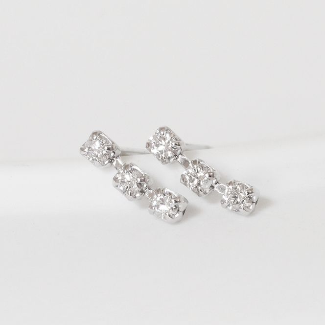 プラチナ　0.14ct　ラインダイヤモンドピアス　BQ-46