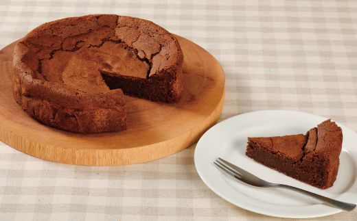 26-035．グルテンフリー！山間米の米粉とおいしいチョコで仕上げたしっとり濃厚なガトーショコラ