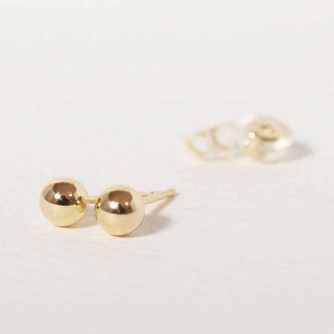 K18 　4mm　 丸玉ピアス　BQ-22