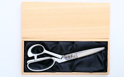 ZENCIX 裁ちバサミ 和匠 240mm ～V金10号材使用ブレード 本職用 日本製 鋳鉄ハンドル シルバー塗装 革製品 薄布・厚布なんでも切れます 良く切れます V10材～