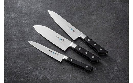 H18-18 TSマダムナイフ/口金付きモデル 三徳包丁［関市の包丁］