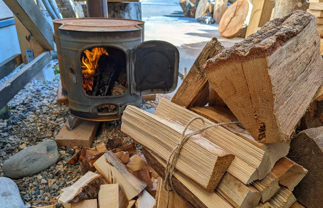 015B141 薪ミックス約16kg・木屑約600ｇ付 キャンプにも最適