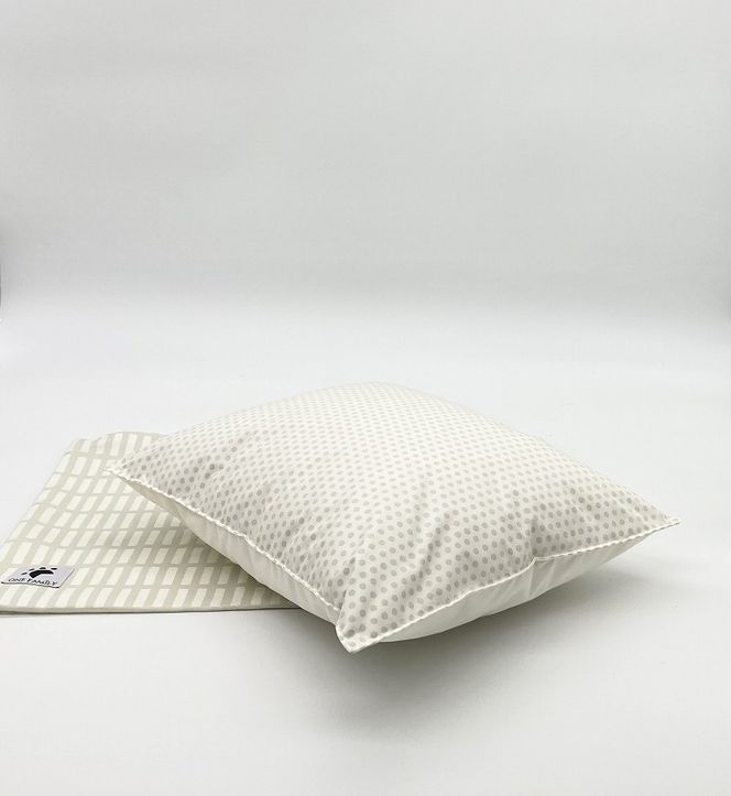 【リアルダウン使用】羽毛ペットベッド（ハウスタイプ） 天然鉱石配合で快適！ 犬や猫が大好き!! H162-033