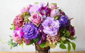 フラワーアレンジメント　紫基調【お誕生日】【プレゼント】【記念日】【ご結婚お祝い】【お土産】大切な方への【贈り物】に【 大阪府 門真市 】 272230_BG018VC02