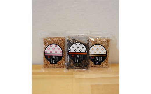 八雲亭福迎え醤油900ml６本とごまふりかけ３種セット 322032_AQ010