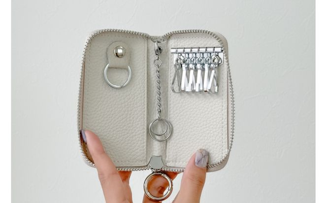 【スマートキー対応 カードが入る本革6連キーケース】＜ベージュ＞ おしゃれ　可愛い　コンパクト　スリム　猫　レザー 232238_CM029VC03