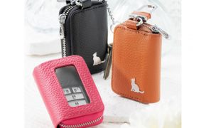 【本革スマートキーケース】＜ブラック＞ ねこ おしゃれ 可愛い コンパクト スリム 猫 レザー 窓つき 収納 232238_CM030VC01