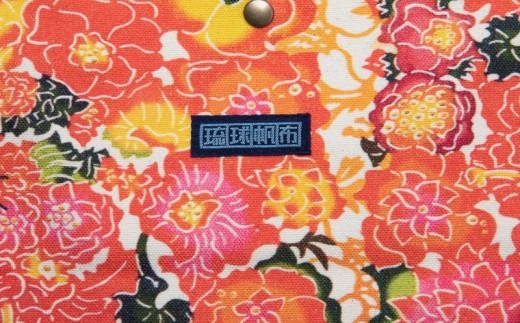 「琉球帆布」お散歩バッグ （RYUKAバタフライ）- 帆布 布 トート トートバッグ 琉球紅型 人気 紅型作家 RYUKA 新垣優香 おしゃれ レディース ファッション お出かけ かばん 鞄 手仕事 手づくり ハンドメイド 琉球帆布 伝統技術 沖縄県 八重瀬町【価格改定】