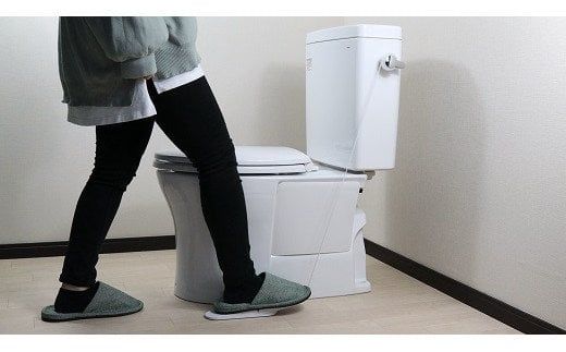 【1.4-1】トイレのレバーにさわらず流す「ＦＵＭＩＴＥＫＯ／フミテコ」