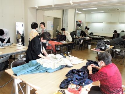 かわさきマイスター講師による「シニアが輝く着物リメイク講座」 141305_AE05