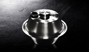 世界初　冷燻機能搭載　ヘラ絞り加工によるステンレス製大型オーブン燻製機 141305_CV03