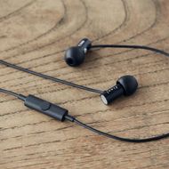 マイク付きハイレゾイヤホン final  E2000C MATT BLACK 141305_DC25VC01