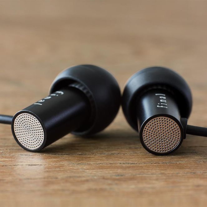 マイク付きハイレゾイヤホン final  E2000C MATT BLACK 141305_DC25VC01