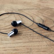 マイク付きハイレゾイヤホン final  E2000C MATT SILVER 141305_DC25VC02