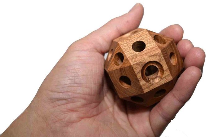 愛する人へ 幸せのお守り ★天地人Hugくむ★　無二の星★贈答品【麻生区岡上のご神木謹呈】たった１つのあなただけの星のようなお守り 141305_DZ01