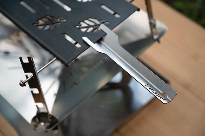 板金加工会社が製作する焚き火台「Kumpel ファイヤースタンド type-S」 141305_EC01