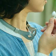 SKLO イヤホンネックホルダー iHooc　Mサイズ【Camel × 裏地 Navy】 141305_EL07VC01