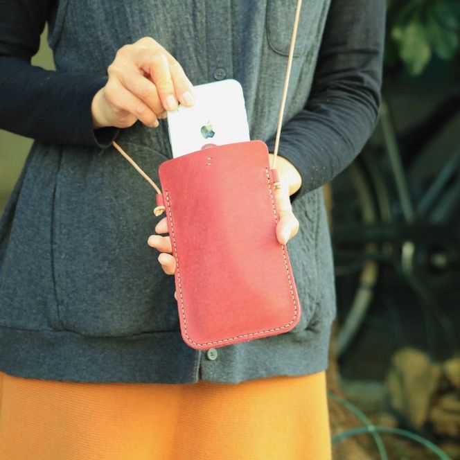 タンニン鞣し革でつくる スマートホンポーチ製作体験 (縫製体験）2人(２個） 141305_EL09