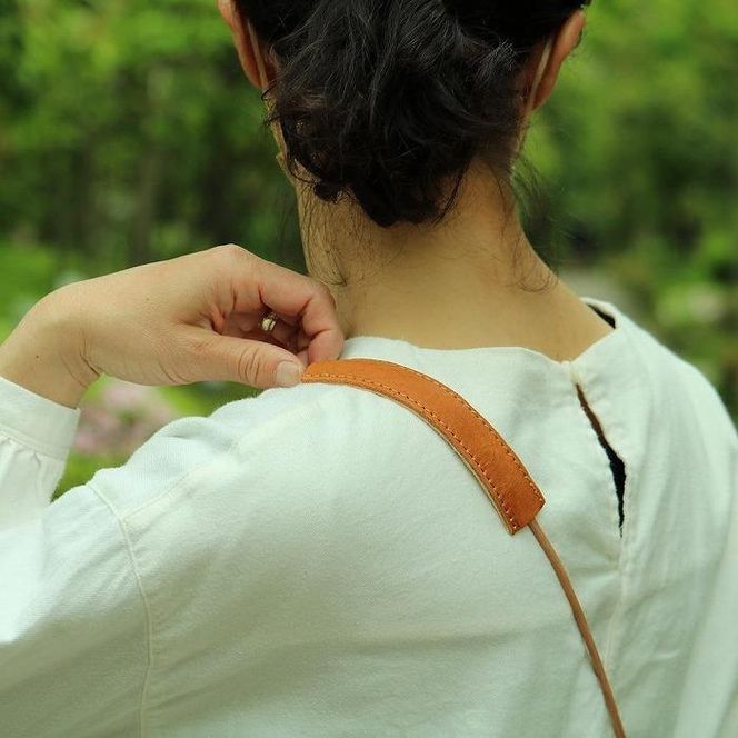 SKLO 肩掛けシンプルスマートフォンポーチ　Gray 141305_EL16VC03