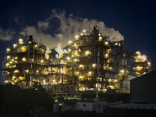 川崎工場夜景屋形船クルーズ乗船クーポンと川崎工場夜景特製グッズ3点セット　1名様分 141305_JV01