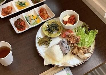 (団体貸切プラン8名様利用) 川崎名物キムチ専門店『おつけもの慶』工場見学およびキムチづくりと特別なランチ体験クーポンおよび川崎名品お土産セット付(8名様分) 141305_JV08