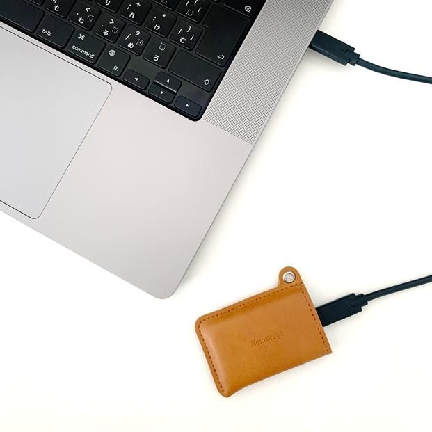 PUレザーポーチ付き ポータブルSSD　1TB 141305_KE03