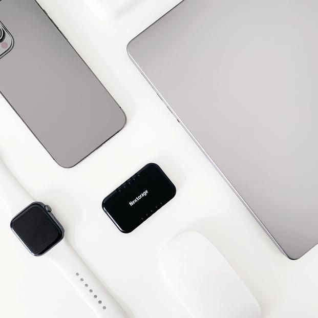 PUレザーポーチ付き ポータブルSSD　4TB 141305_KE05