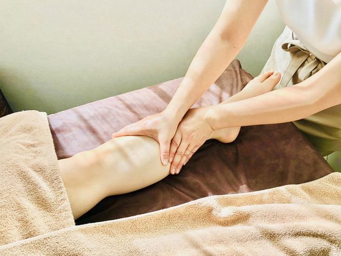 レディースドック＜コース2＞感染症チェックA：血液検査（梅毒、HIV、B型肝炎、C型肝炎）アロマトリートメントセット【芥川バースクリニック】 141305_KM05