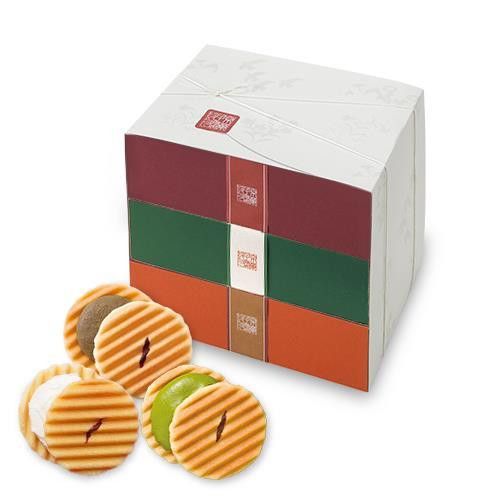 ＜定期便・年4回＞ 【鼓月】姫千寿せんべい三段箱（シュガークリーム・有機抹茶・有機ほうじ茶）各12枚入　［ 京都 老舗 和菓子 変わらぬ魅力 新たなおいしさ 定番 ロングセラー 人気 おすすめ お取り寄せ ギフト プレゼント 贈答用 お菓子 スイーツ ］ 261009_B-FK78