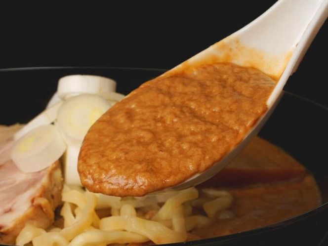 【麺屋 豚セメント】豚セメント・赤豚セメントラーメン 3食セット(大人気ラーメン店・極鶏のオンライン限定ブランド)［ 京都 一乗寺 ラーメン 行列店 オンライン限定 ラーメン 超濃厚 肉濁豚白湯 唯一無二の食べるスープ 太麺 人気 おすすめ 肉 豚肉 ラーメン街道 お取り寄せ 通販 送料無料 ふるさと納税 ］ 261009_B-WJ05