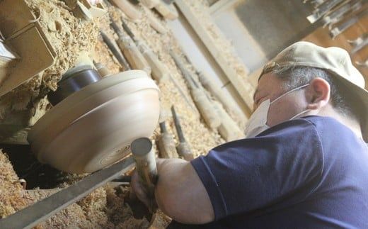 スリ漆ケヤキ尺三寸木鉢【尺三寸木鉢 ケヤキ材 直径38.5cm×11.5cm 日本のケヤキ 手作り 工芸品 透漆塗り 国産天然木 おしゃれ プレゼント 記念 お祝い コネ鉢  そば 神奈川県 小田原市 】 142069_AR023